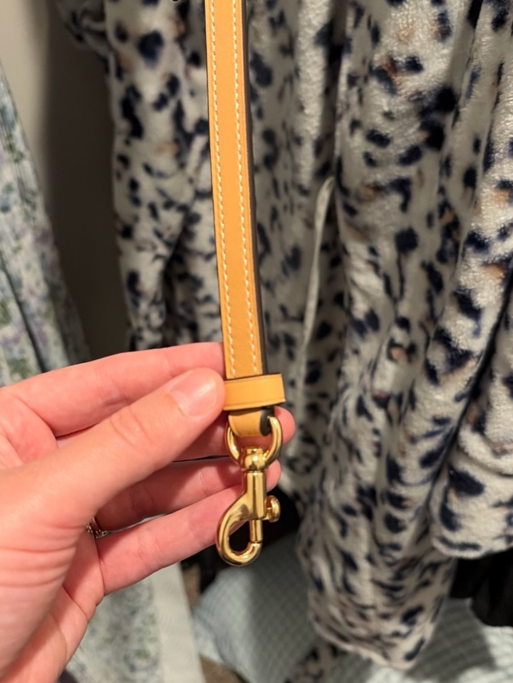 Coach Cream Signature Embossed Shoulder Bag with Tan Trim - Picture 3 of 7
